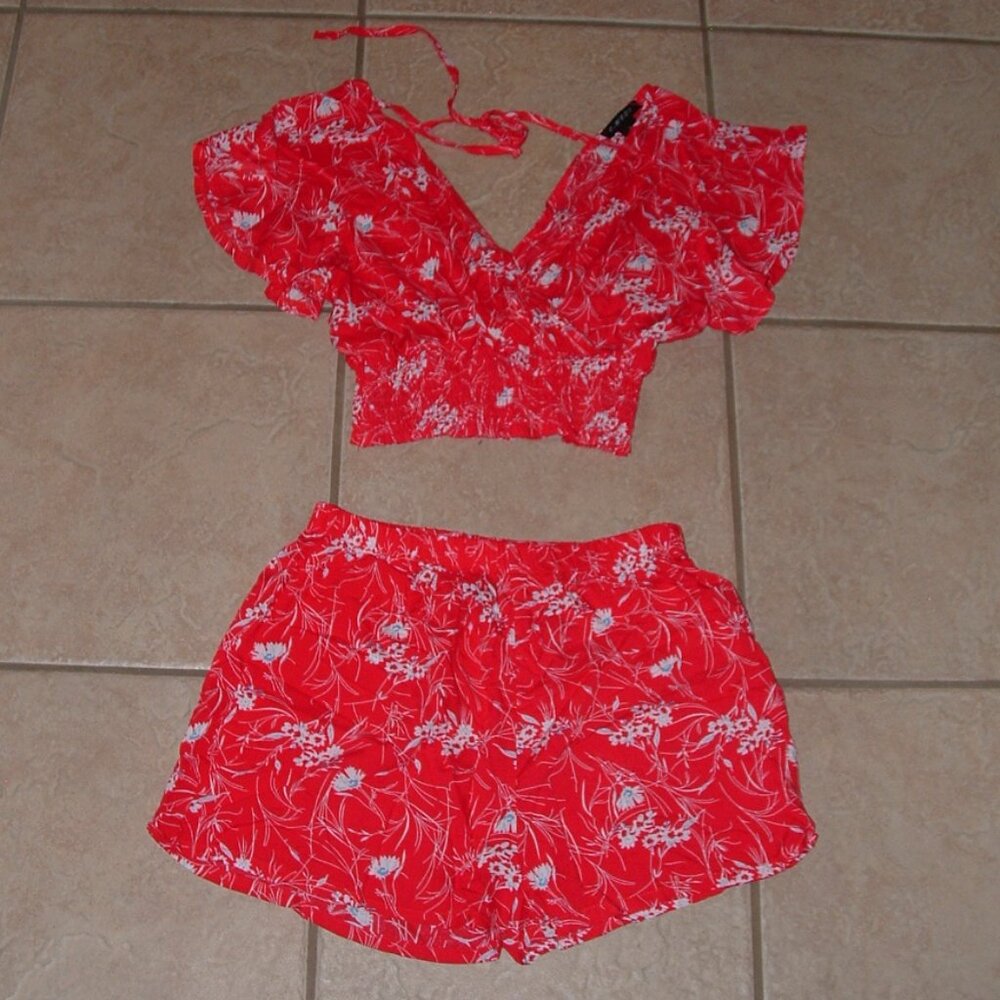 Red Floral Sz Jr Small Elastic Waist Shorts & Cropped Top 2 Pc Outfit Set
